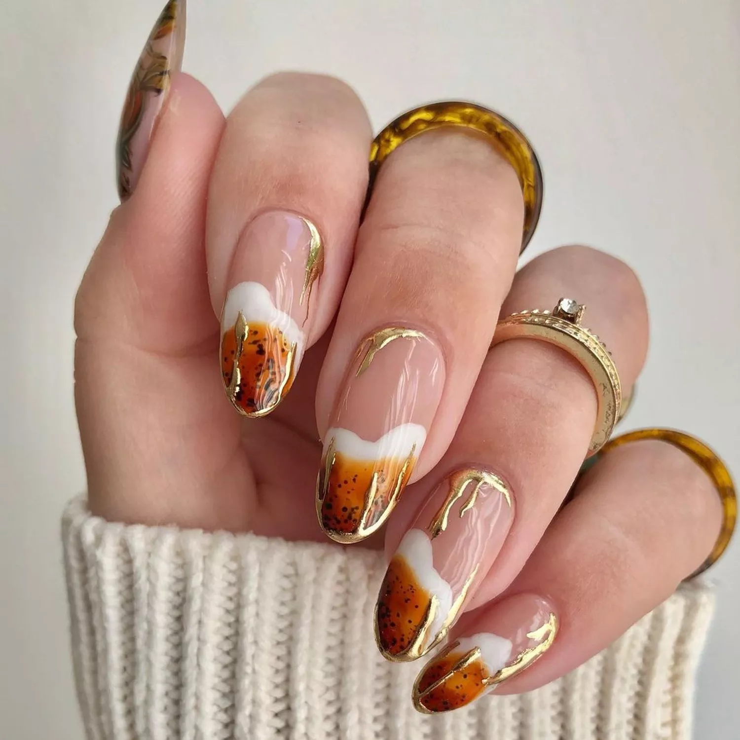 Original manicure for September 2024: new nail design ideas in pumpkin colours