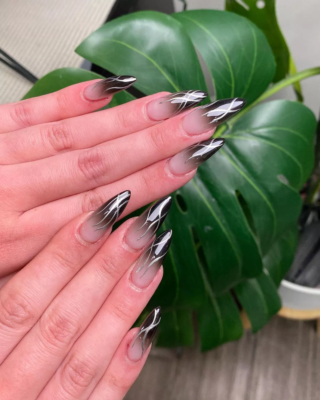 Black French on long and short nails: the most original ideas that are always on trend