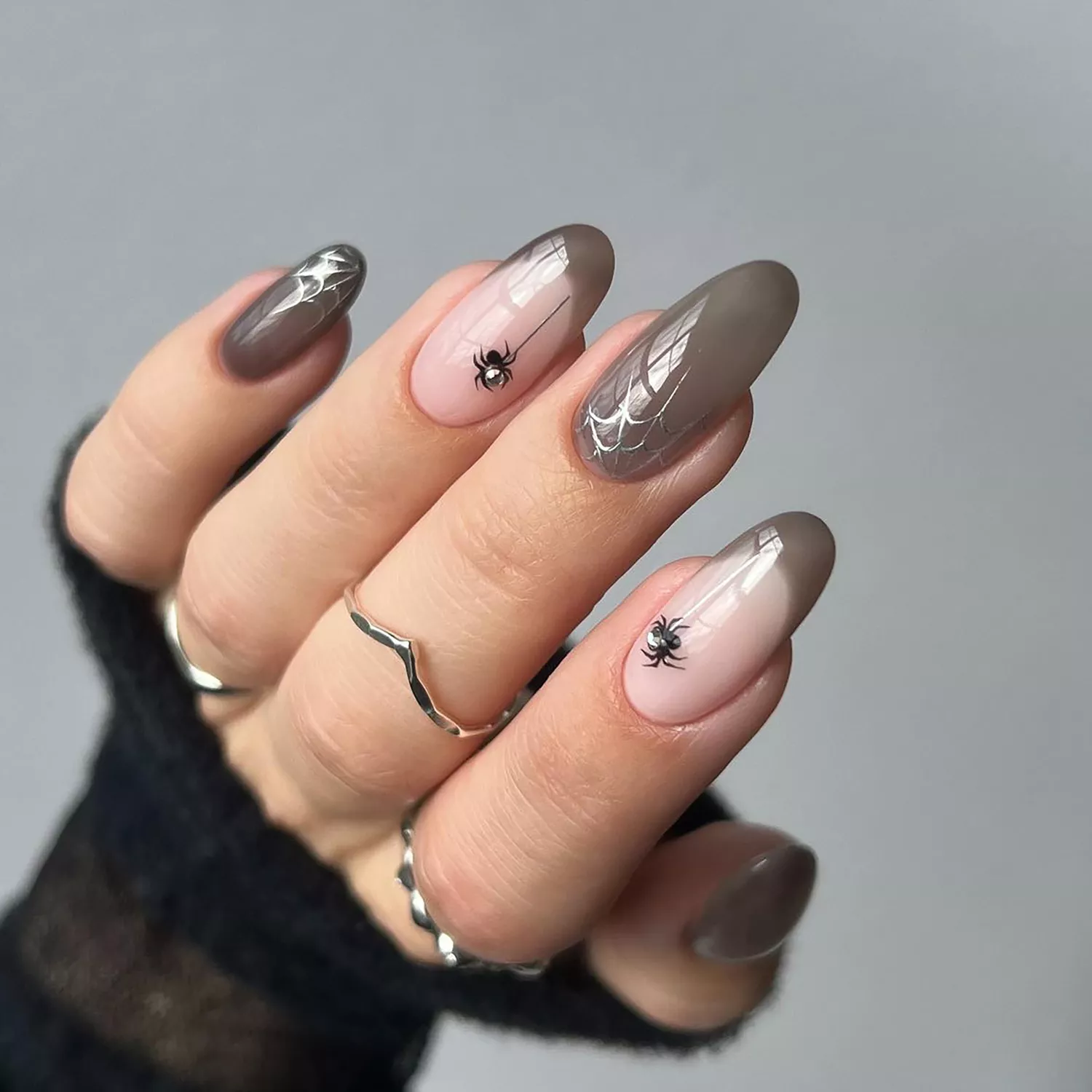 Trend manicure "spider web" 2024: photos of the best nail design ideas